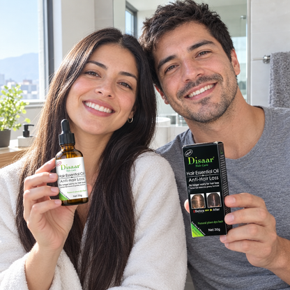 Pareja usando el mismo serum anticaída